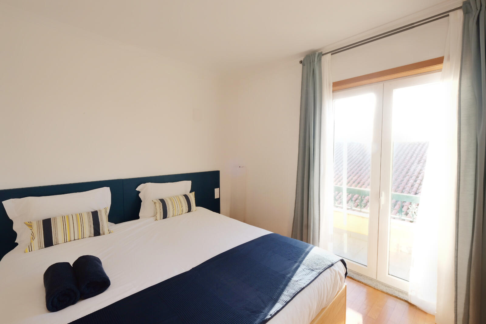 Habitación doble privada con balcón en InnEsposende